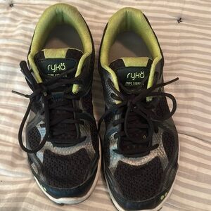 ryka tennis shoes